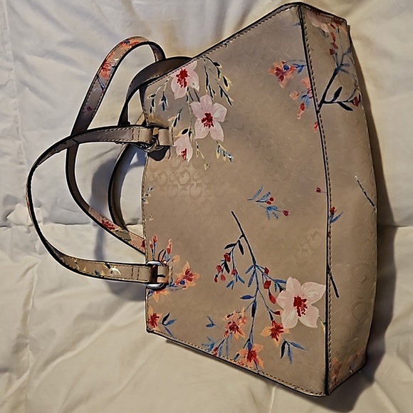 G by Guess floral satchel purse - Picture 3 of 6